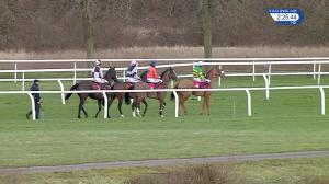 Video preview image for Kempton Park 14:25 - Matchbook Vip Graduation Chase (2)