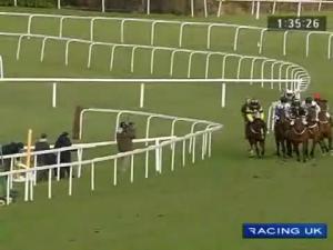 Video preview image for Sandown Park 13:35 - 32Red Poker Juvenile Hurdle