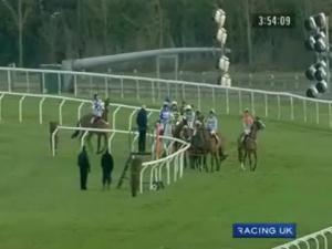 Video preview image for Kempton Park 15:50 - Best Odds Guaranteed With williamhill.com Mobile Handicap Hurdle