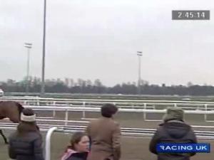 Video preview image for Kempton Park 14:50 - Back Or Lay At betdaq.com Handicap