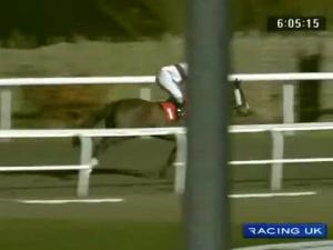 Video preview image for Kempton Park 18:10 - Back Or Lay At betdaq.com Handicap