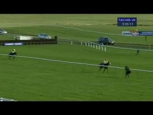 Video preview image for Sandown Park 15:30 - Grand Military Gold Cup (Amateur Riders' Chase)