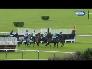 Video preview image for Cheltenham 16:20 - Royal Gloucestershire Hussars Novices' Chase (2)