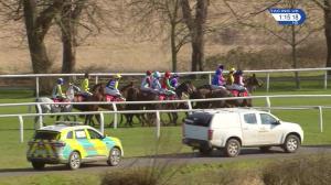 Video preview image for Kempton Park 13:15 - Back Or Lay On Betdaq Handicap Hurdle (3)