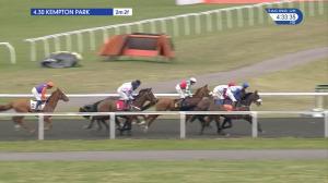 Video preview image for Kempton Park 16:30 - 32red.com "Jumpers' Bumper" National Hunt Flat (4)