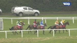 Video preview image for Sandown Park 15:05 - Team Ethos Handicap Hurdle (3)