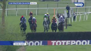 Video preview image for Stratford-on-Avon 14:00 - £20 Free Bets At totesport.com "Confined" Handicap Chase (3)