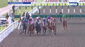 Video preview image for Kempton Park 19:45 - 32red.com Handicap (3)