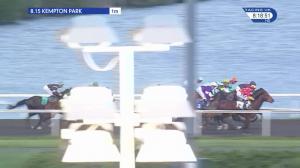 Video preview image for Kempton Park 20:15 - 32Red On The App Store Handicap (5)