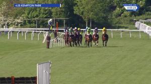 Video preview image for Kempton Park 16:05 - Matchbook Betting Podcast Handicap Hurdle (4)