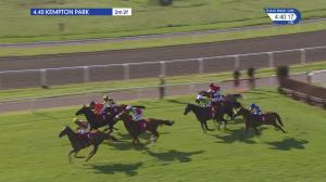 Video preview image for Kempton Park 16:40 - Matchbook Vip Handicap Chase (2)