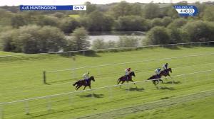 Video preview image for Huntingdon 16:45 - Smarkets Chase (Novices' Limited Handicap) (3)