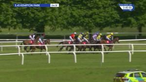 Video preview image for Kempton Park 15:45 - Matchbook Is Commission Free Novices' Handicap Hurdle (4)