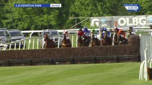Video preview image for Kempton Park 16:20 - Matchbook Betting Podcast Handicap Chase (4)