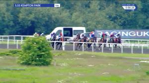 Video preview image for Kempton Park 17:55 - 100% Profit Boost At 32redsport.com Apprentice Handicap (5)