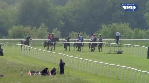 Video preview image for Huntingdon 14:00 - Daily Racing Specials At 188Bet Maiden Hurdle (5)