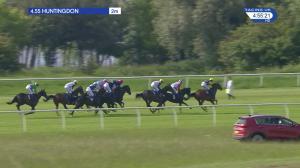 Video preview image for Huntingdon 16:55 - 188Bet Live Casino Standard Open National Hunt Flat (5)
