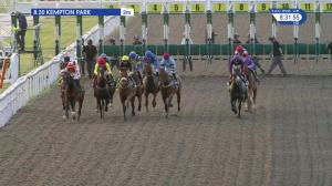 Video preview image for Kempton Park 20:30 - Bet At racinguk.com Handicap (Qualifier) (4)