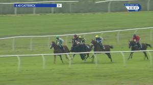 Video preview image for Catterick Bridge 16:40 - Totesport Download The App Handicap (4)