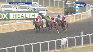 Video preview image for Kempton Park 19:20 - 32Red Handicap (3)
