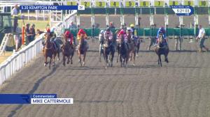 Video preview image for Kempton Park 17:20 - 32Red On The App Store Apprentice Handicap (4)