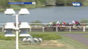 Video preview image for Kempton Park 15:30 - Move Over To Matchbook Handicap (5) (Div 1)