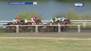 Video preview image for Kempton Park 16:00 - Move Over To Matchbook Handicap (5) (Div 2)