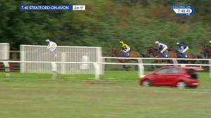 Video preview image for Stratford-on-Avon 19:40 - Racinguk HD On Sky 426 Handicap Chase (5)
