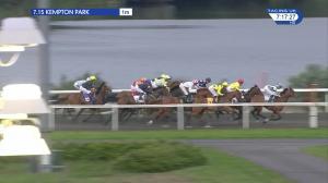 Video preview image for Kempton Park 19:15 - 32Red On The App Store Handicap (5)