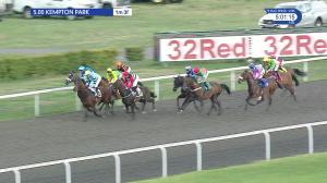 Video preview image for Kempton Park 17:00 - Read Silvestre De Sousa At 188Bet Handicap (Qualifier) (4)