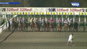 Video preview image for Kempton Park 21:15 - 32Red On The App Store Handicap (5)