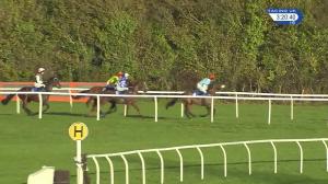 Video preview image for Wincanton 15:20 - betbright.com 'National Hunt' Novices' Hurdle (4)
