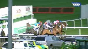 Video preview image for Kempton Park 16:30 - Bet At racinguk.com Handicap (6)