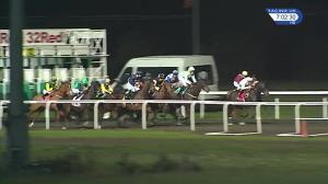 Video preview image for Kempton Park 19:00 - 32red.com Handicap (4)