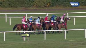 Video preview image for Sandown Park 12:45 - 188Bet Casino Conditional Jockeys' Handicap Hurdle (3)