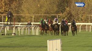 Video preview image for Kempton Park 15:30 - Weatherbys General Stud Book Mares' Handicap Chase (Qualifier) (3)