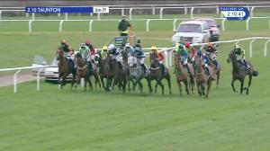 Video preview image for Taunton 14:10 - Dave Criddle Travel & Bristol Airport Chase (Novices' Limited Handicap) (4)