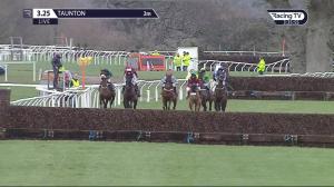 Video preview image for Taunton 15:25 - Age UK Somerset Handicap Chase (4)