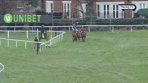 Video preview image for Sandown Park 12:45 - Unibet Handicap Chase (2)