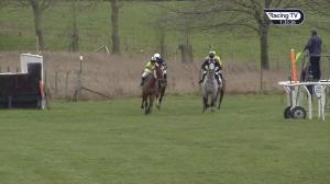 Video preview image for Catterick Bridge 13:35 - Every Race Live On Racing TV Novices' Handicap Chase (4)