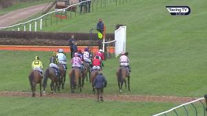 Video preview image for Warwick 15:35 - Pertemps Network Handicap Hurdle (Qualifier) (2)