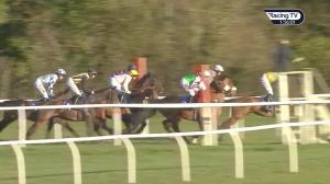 Video preview image for Wincanton 13:55 - insurance4carhire.com Handicap Hurdle (Qualifier) (3)