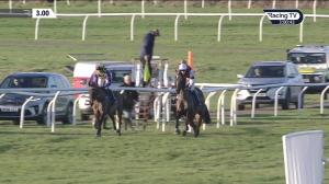 Video preview image for Wincanton 15:00 - Simple Landlords Insurance Mares' Handicap Chase (Qualifier) (3)