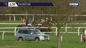Video preview image for Taunton 14:50 - Weatherbys Portman Cup Chase (2)
