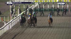 Video preview image for Kempton Park 18:45 - 32Red Handicap (4)