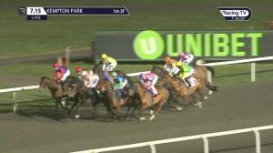 Video preview image for Kempton Park 19:15 - 32red.com Handicap (5)