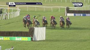Video preview image for Huntingdon 14:05 - Pertemps Network Industrial Novices' Handicap Chase (4)