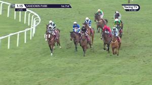 Video preview image for Sandown Park 13:15 - 888Sport Bet £10 Get £30 Handicap Chase (2)