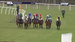 Video preview image for Huntingdon 16:10 - Download The Mansionbet App Handicap Hurdle (4)