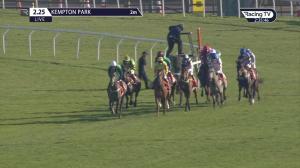 Video preview image for Kempton Park 14:25 - 888Sport Take 'Em On Adonis Juvenile Hurdle (Grade 2) (1)